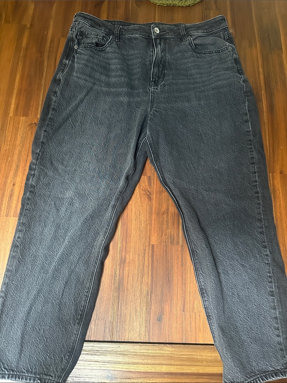 American Eagle Strigid Mom Jean